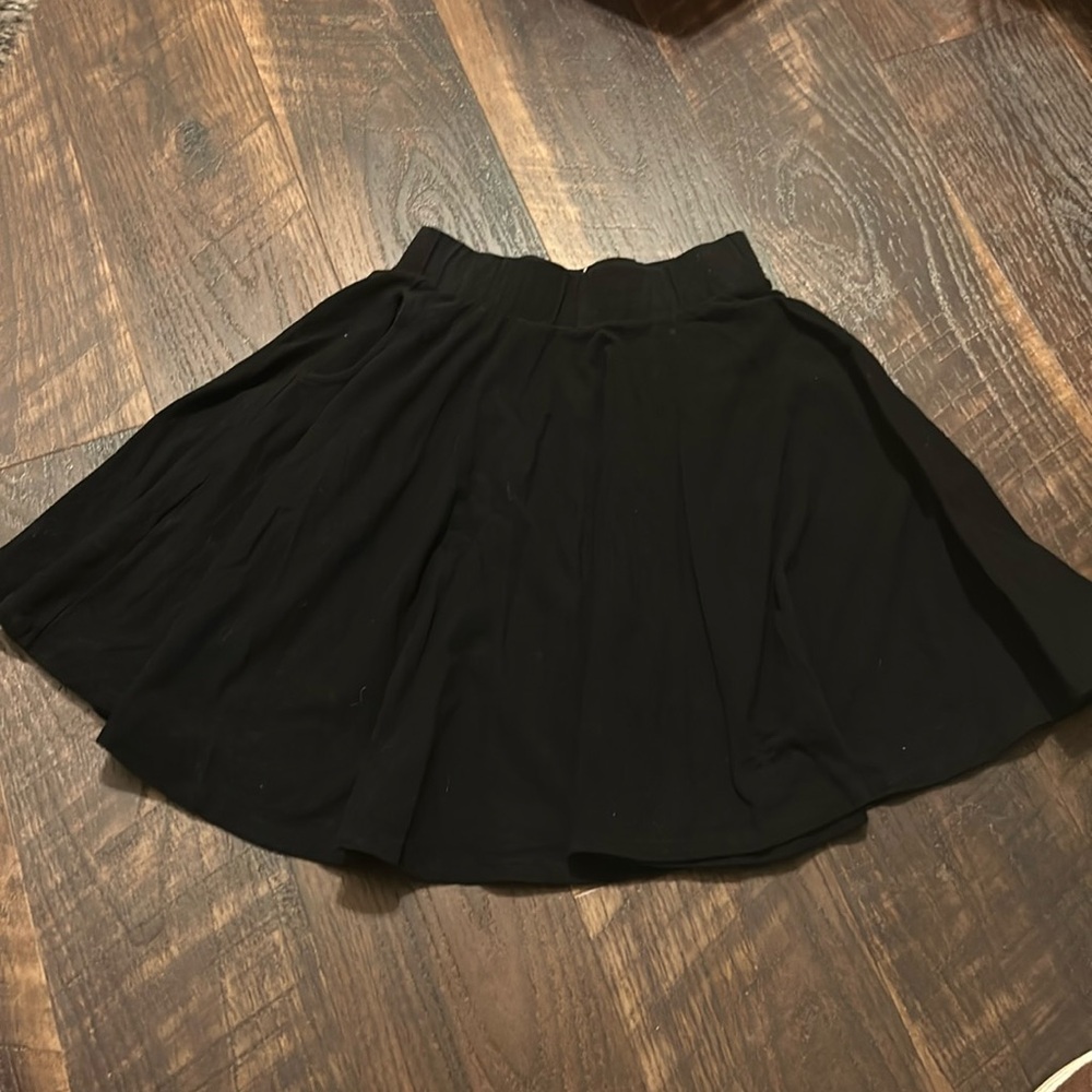 Black remie girl skirt size 8 VGCU